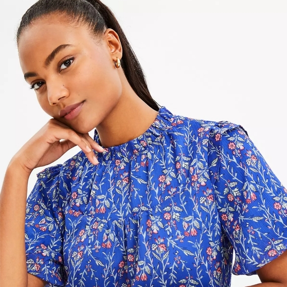 NWT LOFT Floral Ruffle Neck Puff Sleeve Top Cottagecore Blue, size M - Picture 2 of 10
